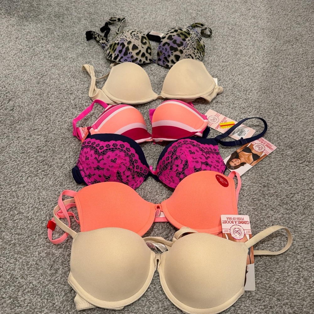 SO Women's 6 Push Up Bra Set - Cream, Pink, Black
set of 6